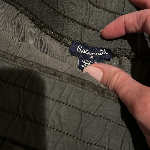 Splendid Camo joggers. - Picture 2 of 7